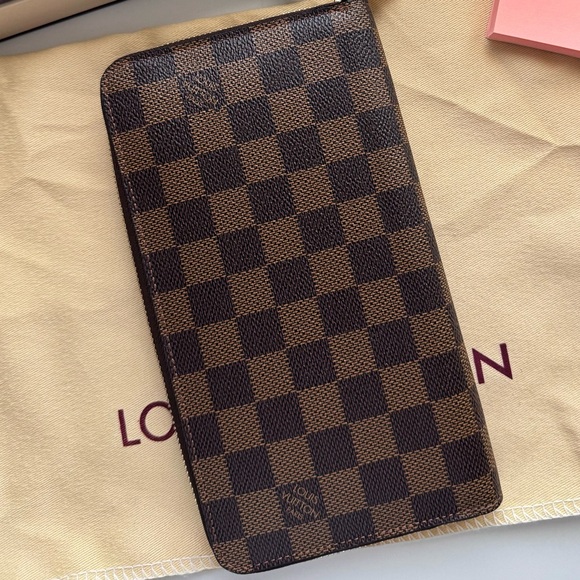 Louis Vuitton travel zippy wallet - Picture 2 of 10